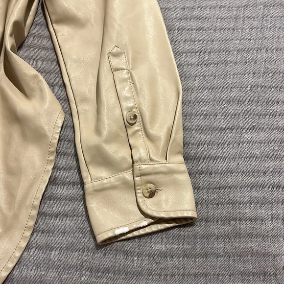 Saylor Taupe Vegan Leather Remi Top Long Sleeve 1/4 Zip Size Small - Picture 6 of 7